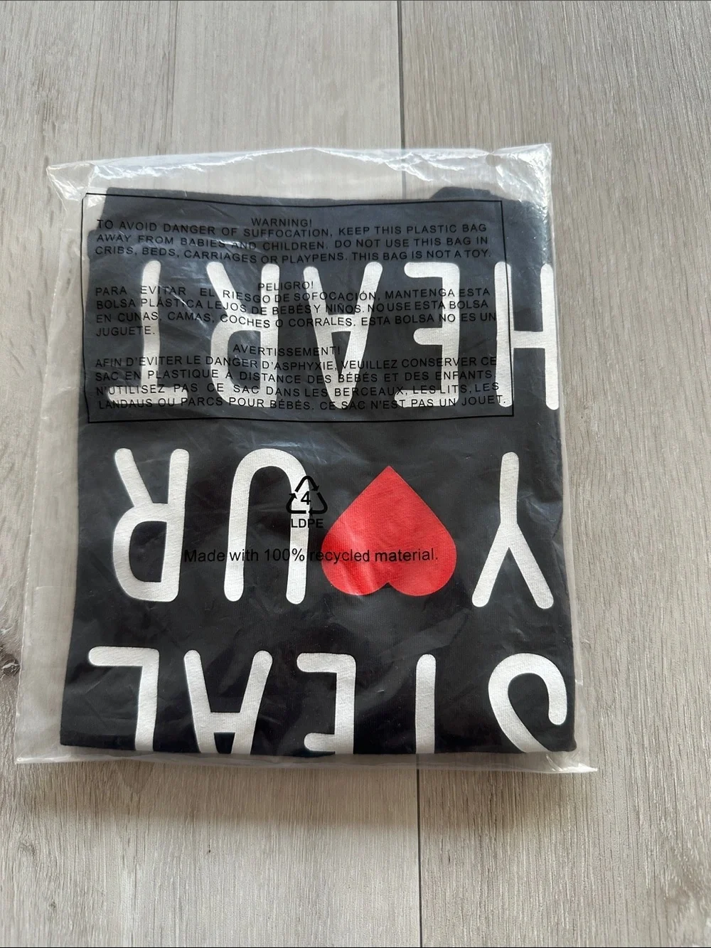 The Children’s Place Steal Your Heart Graphic Tee Black 4T NWT IN PACKAGE